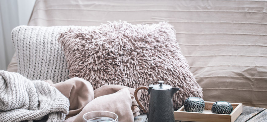 Home,Comfort,,Living,Room,With,Sofa,And,Interior,Details,,Homely