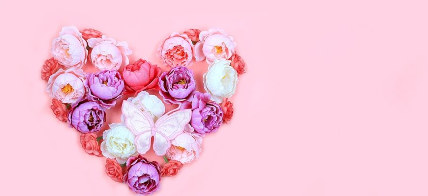 Floral,Heart,With,Butterflies,On,Pink,Background.concept,For,Valentine's,Day