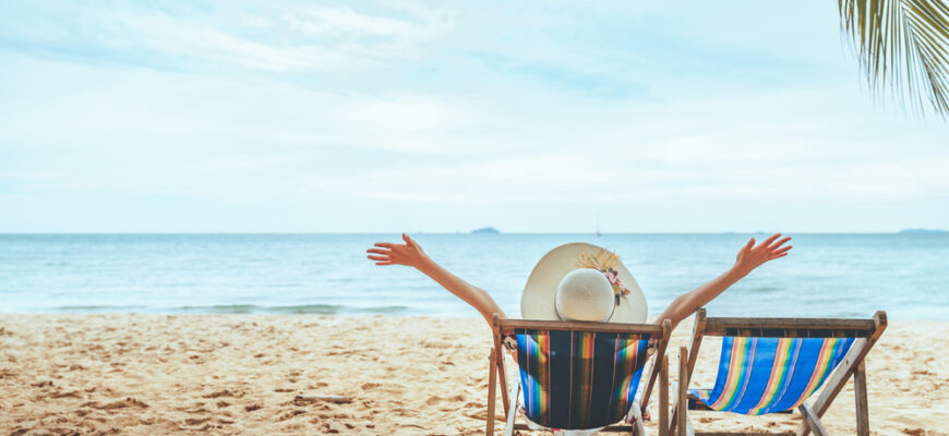 Summer,Beach,Travel,Vacation,Concept,,Happy,Traveler,Asian,Woman,With