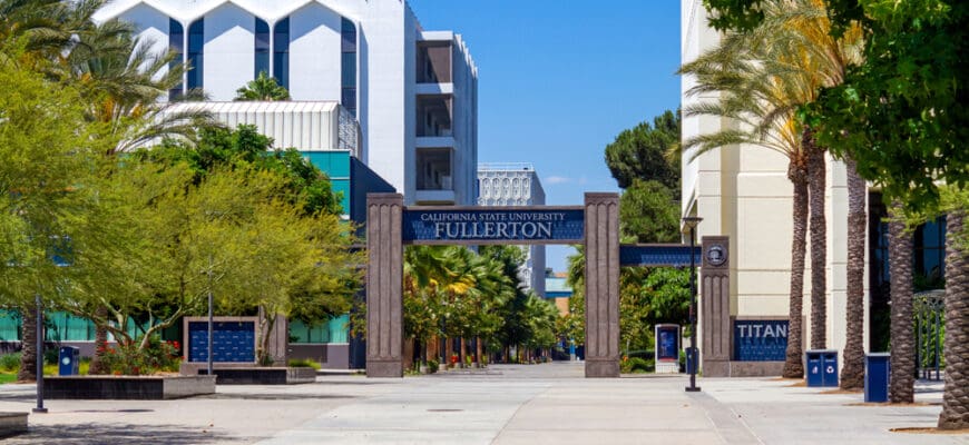 Fullerton,,Ca,,Usa,,August,1,,2021:,Entrance,And,Signage