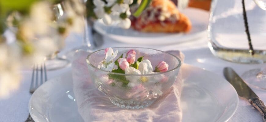 Stylish,Table,Setting,With,Beautiful,Spring,Flowers,In,Garden